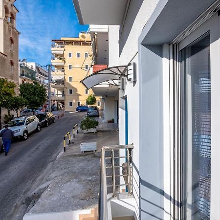 Joyfull Apartment In Pireu Exterior foto